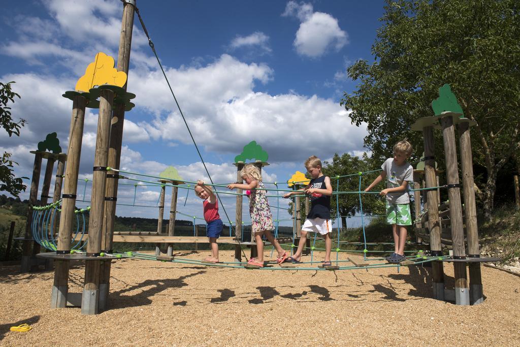 Camping Les Terrasses De Dordogne Rouffignac Saint-Cernin Bagian luar foto